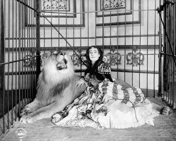 adjie-posing-with-lion.jpg