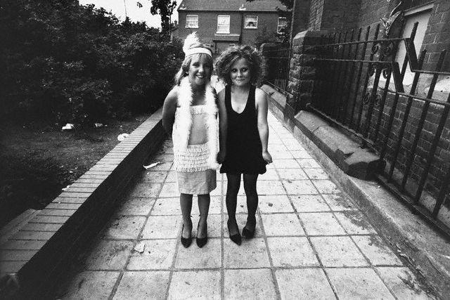 girls-playing-dress-up-in-belfast.jpg